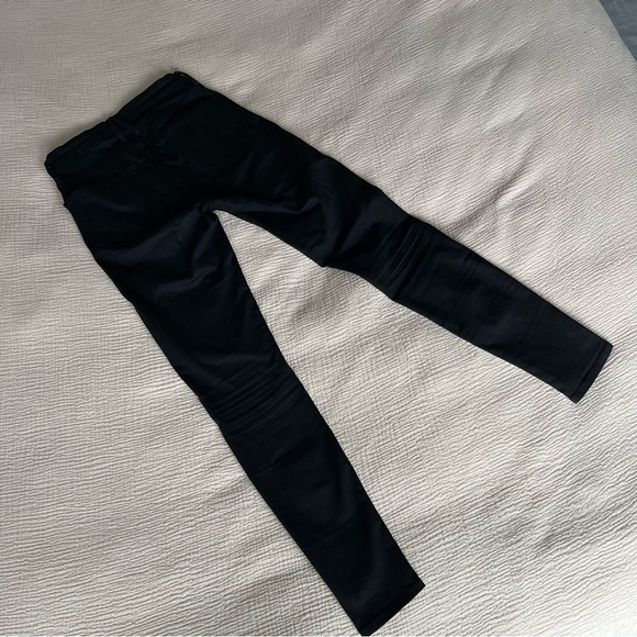 Good American | Skinny Jeans - Picture 6 of 6